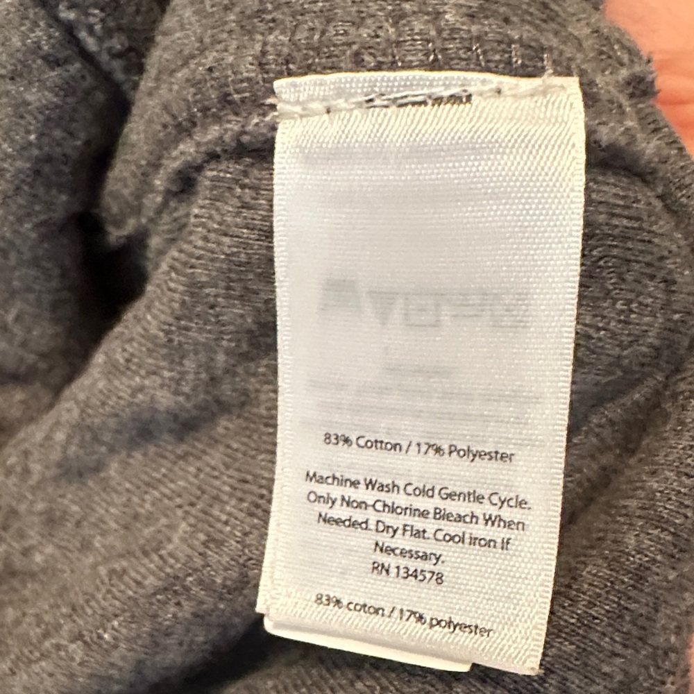 Vineyard Vines Charcoal Quilted Pullover - Picture 6 of 7